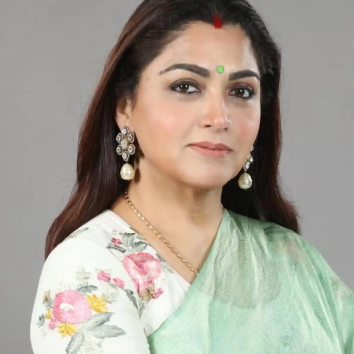 khushbu_sundar-one_one.webp